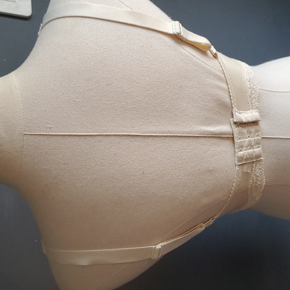 Victoria's secret ivory sheer bra size 34DD - Picture 7 of 14